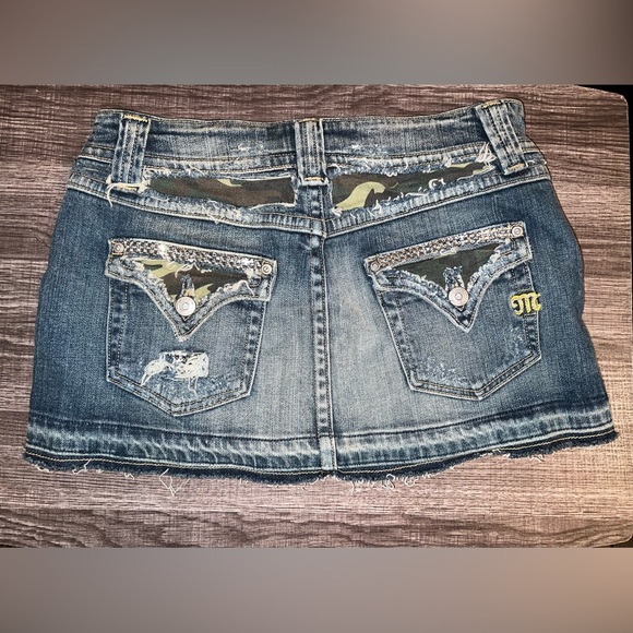 Miss Me Mini Denim Skirt Size Medium - Picture 2 of 6
